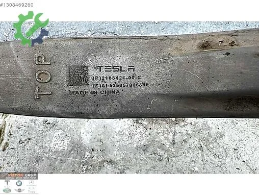 Tesla Model Y Salıncak (Alt Tabla) 2188421-00-C çıkma parça
