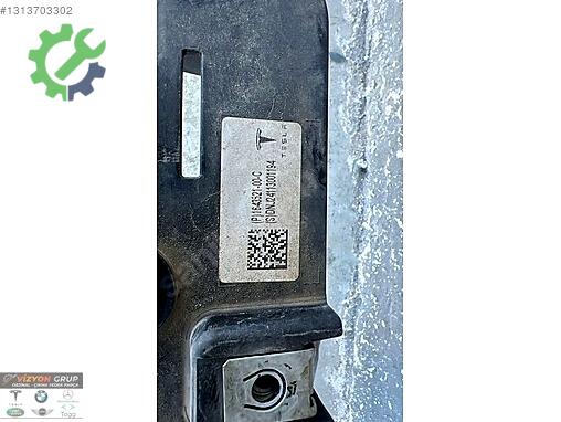 Tesla Model Y Ön Panel 1643521-00-C çıkma parça