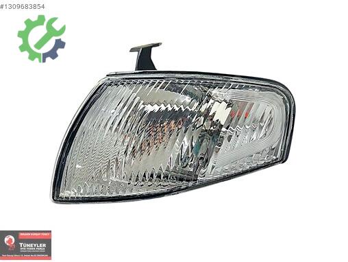 Mazda 323 Sinyal çıkma parça