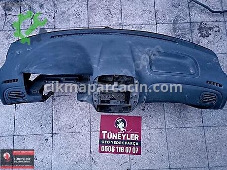 Mazda 323 Torpido çıkma parça