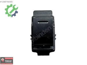 TÜNEYLER ‘DEN TOYOTA AVENSİS CAM DÜĞMESİ SAĞ 1998 2002