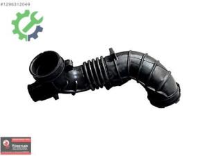 TÜNEYLER ‘DEN TOYOTA AVENSİS HAVA FİLTRE HORTUMU 2.0 2003 2008