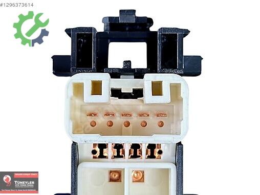 Toyota Corolla Cam Düğmesi çıkma parça