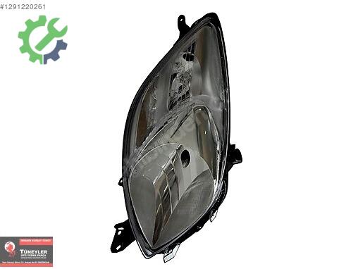 Toyota Yaris Far çıkma parça