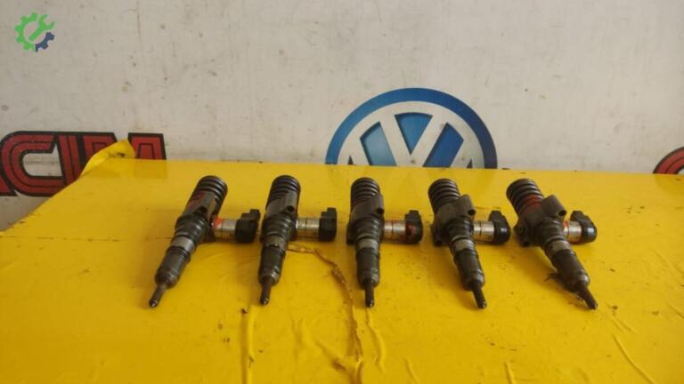 Volkswagen Passat Enjektör çıkma parça