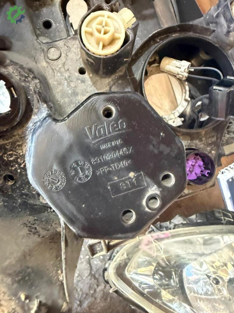 Fiat Punto Sağ Ön Far çıkma parça