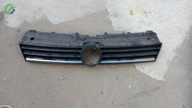 Volkswagen Polo Ön Panjur çıkma parça