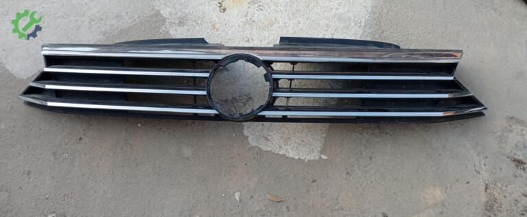 Volkswagen Passat Ön Panjur çıkma parça
