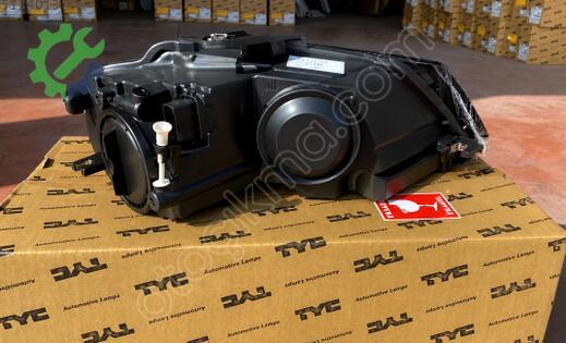 Audi A3 Sol Ön Far 8P0941003BP çıkma parça