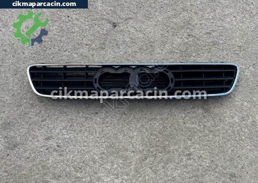 Audi A3 Ön Panjur çıkma parça