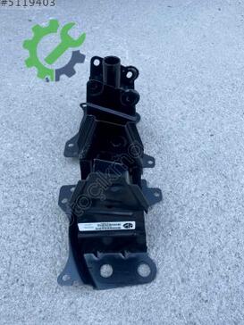Audi A3 Ön Tampon Demiri 8P0807133 çıkma parça