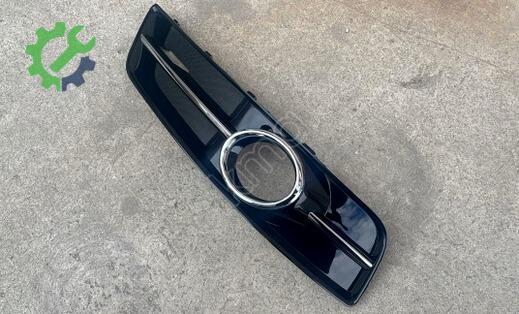 Audi A3 Sis Farı Çerçevesi 8P0807682JT94 çıkma parça