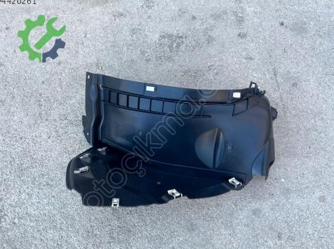 Audi A4 Sağ Davlumbaz 8W0853888 çıkma parça