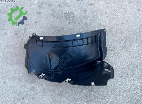 Audi A4 Sol Davlumbaz 8W0853887 çıkma parça
