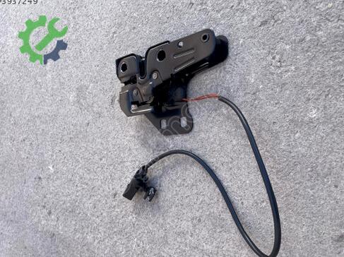 Audi A4 Kaput Kilidi 8E0823509C çıkma parça