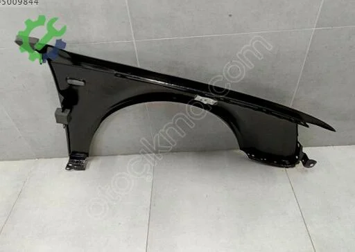 Audi A4 Sol Ön Çamurluk 8E0821105F çıkma parça