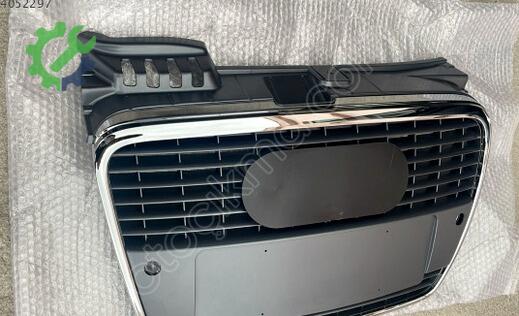 Audi A4 Ön Panjur 8E0853651J çıkma parça