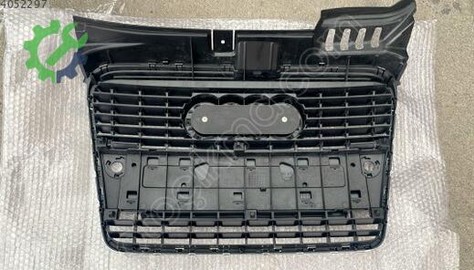 Audi A4 Ön Panjur 8E0853651J çıkma parça