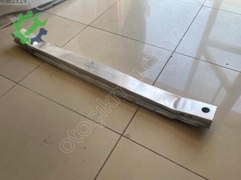 Audi A4 Ön Tampon Demiri 8K0807113F çıkma parça