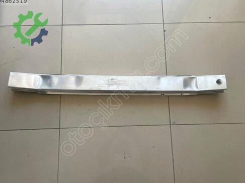 Audi A4 Ön Tampon Demiri 8K0807113F çıkma parça
