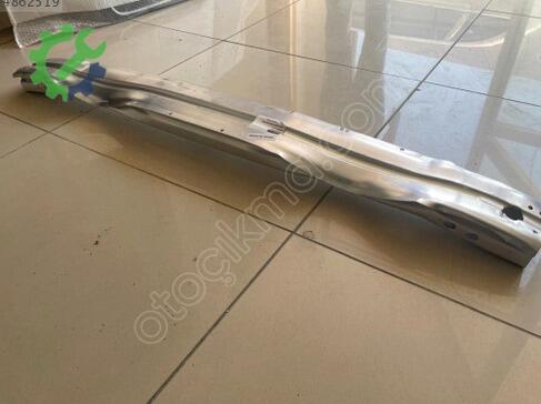Audi A4 Ön Tampon Demiri 8K0807113F çıkma parça