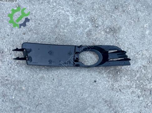 Audi A3 Sis Farı Çerçevesi 4F0807681A çıkma parça