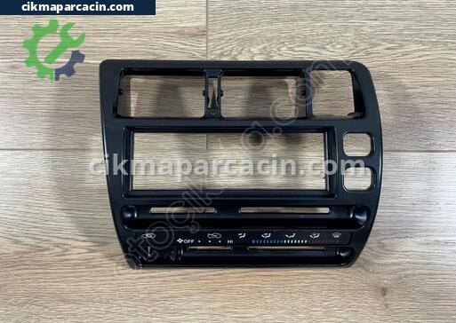 Toyota Corolla Teyp Çerçevesi çıkma parça