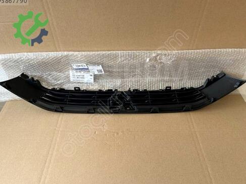Mitsubishi Asx Ön Panjur 6402A430 çıkma parça