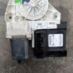 AUDI A3 2006 2012 SAĞ ÖN CAM MOTORU 8P0959801Q