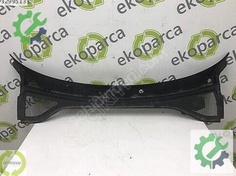 Audi A3 Ön Cam Izgarası 8V5819403 çıkma parça