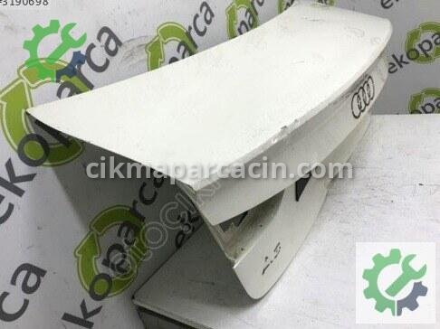 Audi A3 Bagaj 8V5827025 çıkma parça