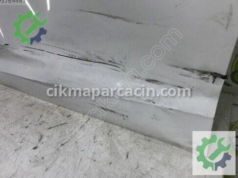 Audi A3 Sol Ön Kapı 8V4831051 çıkma parça