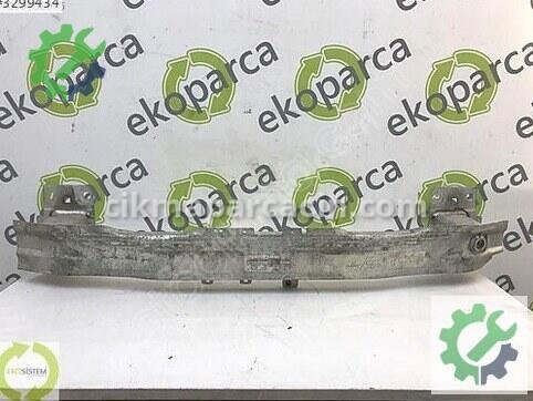 Audi A3 Ön Tampon Demiri 8V4807109E çıkma parça