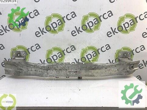 Audi A3 Ön Tampon Demiri 8V4807109E çıkma parça