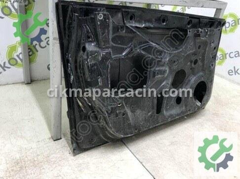 Audi A4 Sol Ön Kapı 8E0831051J çıkma parça
