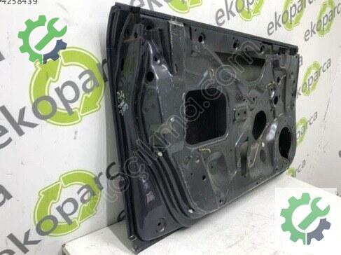 Audi A4 Sol Ön Kapı 8E0831051J çıkma parça