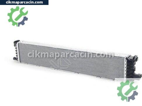 Audi A4 Intercooler Radyatörü çıkma parça