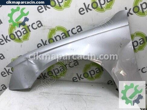 Audi A4 Sol Çamurluk çıkma parça