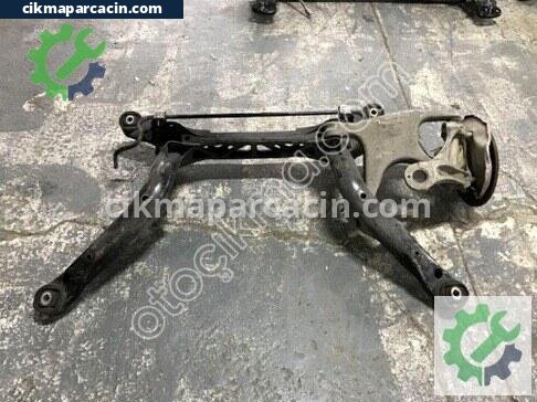 Audi A4 Arka Dingil çıkma parça