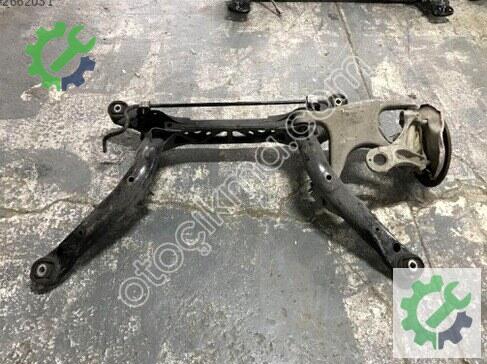 Audi A4 Arka Dingil çıkma parça