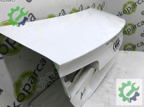 Audi A4 Bagaj Kapağı 8K5827023AJ çıkma parça