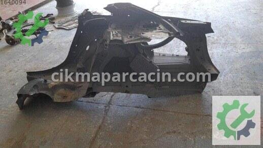 Audi A4 Sağ Arka Çamurluk 8W5810076 çıkma parça
