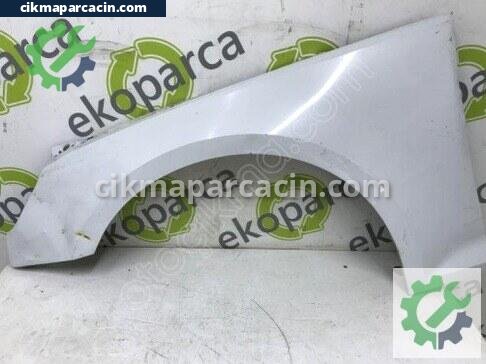 Audi A4 Sol Çamurluk çıkma parça