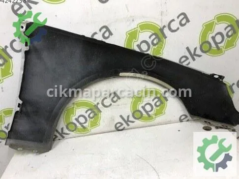 Audi A4 Sol Çamurluk 8W0821105A çıkma parça