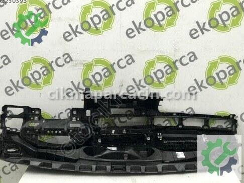 Audi A4 Torpido 8W1857001K çıkma parça
