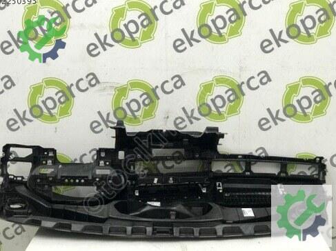 Audi A4 Torpido 8W1857001K çıkma parça
