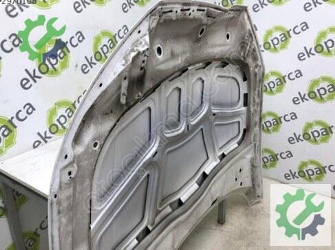 Audi A4 Kaput 8W0823029 çıkma parça