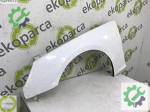 Audi A4 Sol Çamurluk 8W0821105A çıkma parça