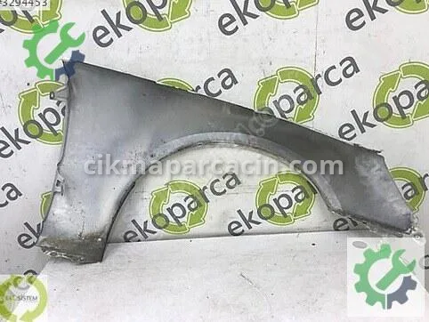 Audi A4 Sol Çamurluk 8W0821105A çıkma parça