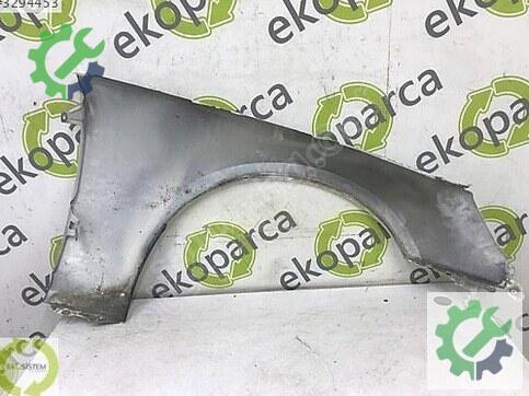 Audi A4 Sol Çamurluk 8W0821105A çıkma parça